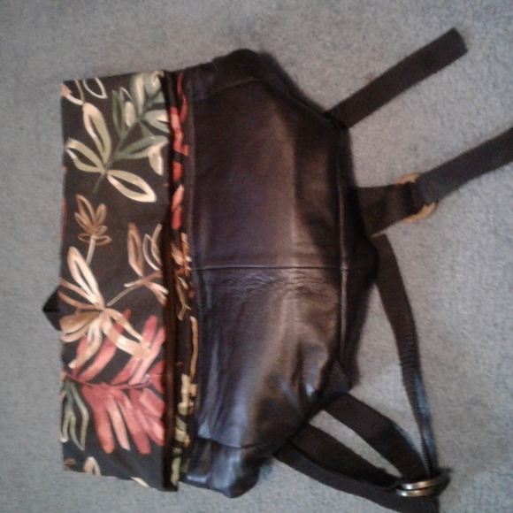 Woman's backpack - Picture 3 of 6